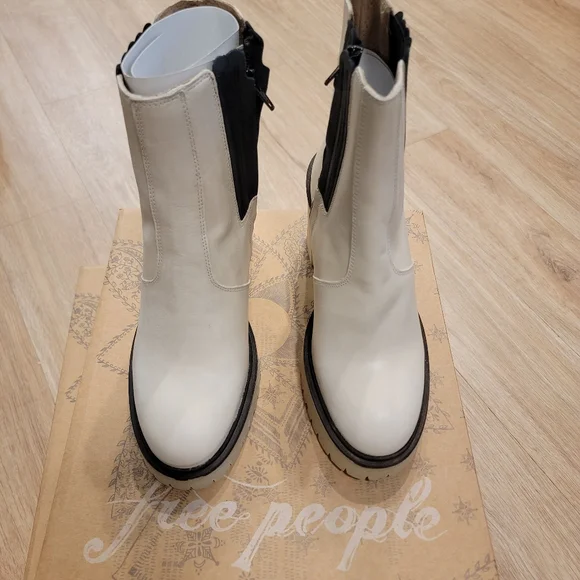 Free People Boots White James Chelsea Lug Sole Chunky Y2K 90s NIB - Picture 5 of 15
